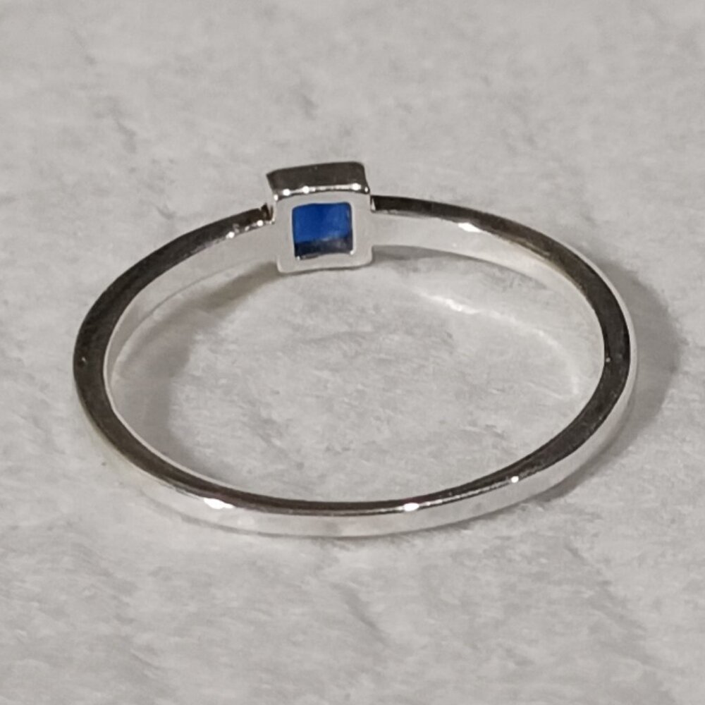 NWOT Dainty Stackable Sterling Silver Cube Blue Sapphire Ring Size 8 - Picture 13 of 16